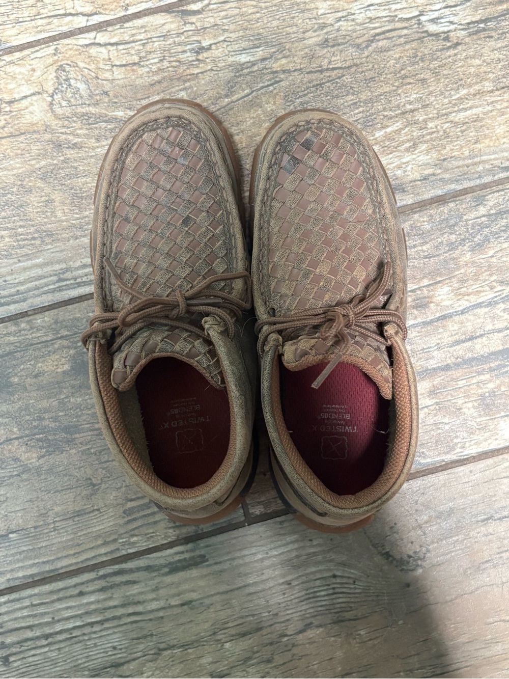 Youth Casual Woven Lace-Up Twisted X Shoes in Brown